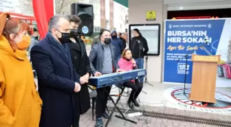 Bursa'da 60 sokak müzisyeni sanata başladı