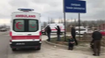 ESKİŞEHİR - Minibüs ile kamyonet çarpıştı: 7 yaralı