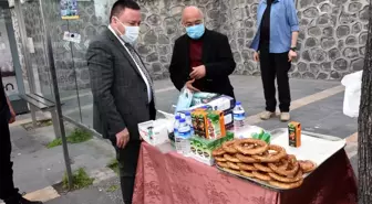 Bağlar'da simit satarak geçimini sağlayan diyabet hastasına anlamlı destek