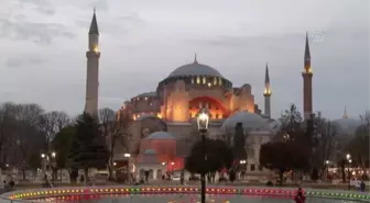 Sultanahmet Meydanı iftar saatine sakin girdi