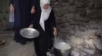 Türkiye'de ilk iftar Hakkari'de yapıldı