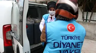 Türkiye Diyanet Vakfı ihtiyaç sahibi ailelere iftarlık dağıttı