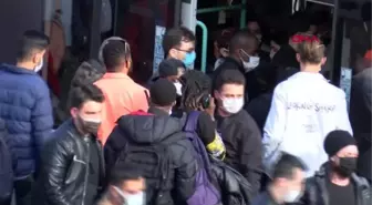 KISITLAMAYA DAKİKALAR KALA AKSARAY'DA DURAKLARDA YOĞUNLUK