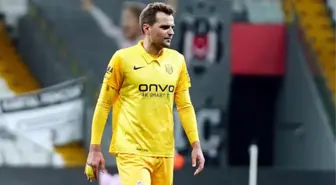 Kulusic'in kendi kalesine attığı goller sonrası sosyal medya yıkıldı: Heykeli dikilsin