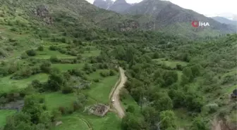 Terör nedeniyle Şırnak'tan göç eden dengbej, huzur ortamının sağlanmasıyla memleketinin yolunu tuttu