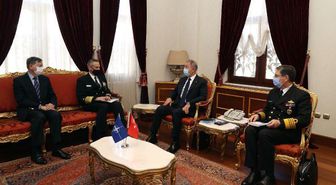 Bakan Akar, Napoli Müşterek Kuvvetler Komutanı Burke'yi ve ABD Büyükelçisi Satterfield'i kabul etti