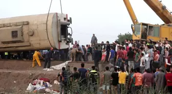 Mısır'daki tren kazasıyla ilgili 4 demiryolu çalışanı hakkında gözaltı kararı