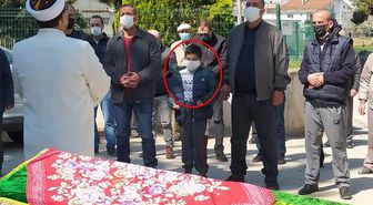 Omuzlarındaki yük, boyundan büyük! 8 yaşındaki Halim'den anneye son veda