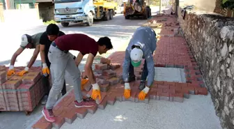 Finike'de kaldırım çalışmasının yüzde 90'ı tamamlandı