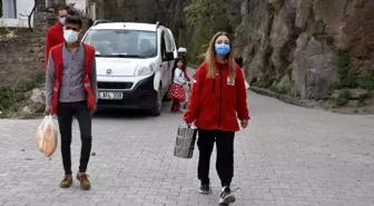 40 gönüllüden 400 aileye sıcak yemek