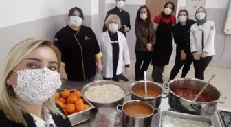 Meslek liseliler iftarını paylaşıyor