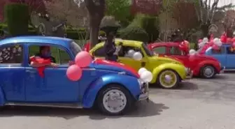 AFYONKARAHİSAR - 23 Nisan'ı evlerinde kutlayan çocuklar bayram coşkusunu konvoyla yaşadı