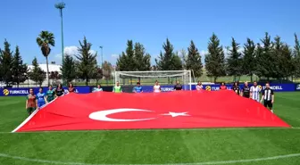 Turkcell Kadın Futbol Ligi Sağlık Çalışanları Sezonu'nda 23 Nisan coşkusu