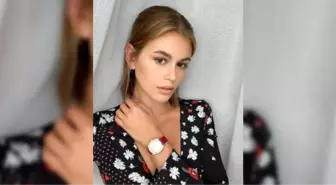 Cindy Crawford'un kızı Kaia Gerber'den olay poz