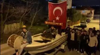 Davulculardan renkli sahur manzaraları
