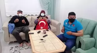 Rıza Kayaalp'in baba evinde şampiyonluk sevinci