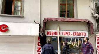 Mahsur kalan kediye esnaftan yardım eli