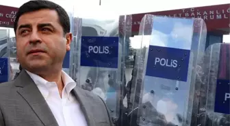 Kobani davası olaylı başladı! Avukatlar salonu terk etti, Selahattin Demirtaş '128 milyar dolar nerede?' yazılı kağıdı gösterdi