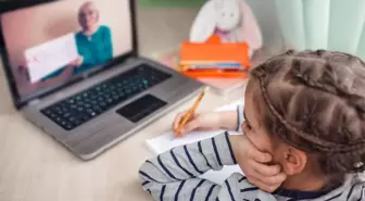 Birçok aile uzaktan eğitimi desteklerken, çocukların %70'i zorlanıyor