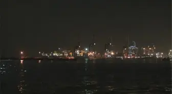 İstanbul'da sahil kesimlerinde hissedilen gaz kokusu paniğe neden oldu