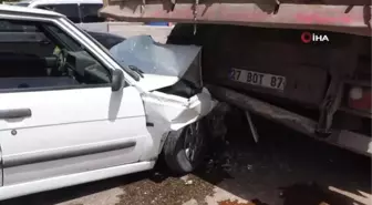 'Park yasak' tabelasının yanına park eden tır kazaya neden oldu: 1 yaralı