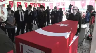 Son dakika: Pençe-Yıldırım Operasyonu'nda şehit düşen Mustafa Çalım son yolculuğuna uğurlandı (2)