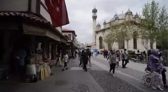 Vatandaşlar 'tam kapanma' öncesi çarşı ve pazarda yoğunluk oluşturdu