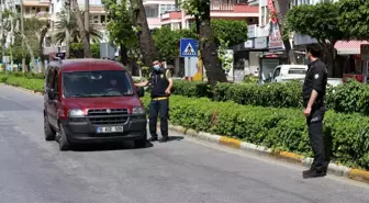 Alanya'da polis ekiplerinden sıkı 'tam kapanma' denetimi