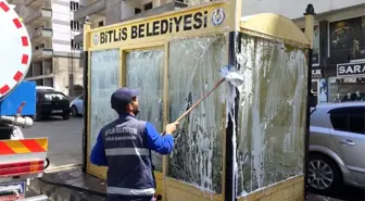 Bitlis'te otobüs durakları dezenfekte edildi