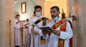 SÜRYANİLER, PASKALYA BAYRAMI AYİNİNDE KORONAVİRÜS İÇİN DUA ETTİ