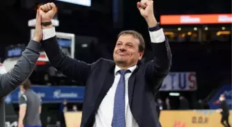 Ergin Ataman: Biz oynadığımız basketbol ile 2 senedir şampiyon olmayı hak ediyoruz