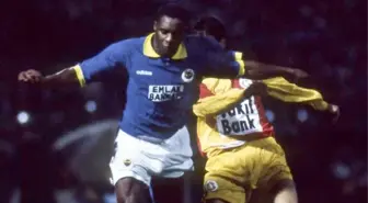 Fenerbahçe'nin eski golcüsü Dalian Atkinson'un ölümünden sorumlu tutulan polisler yargılanıyor