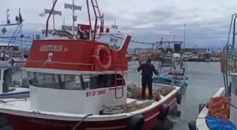 Kısıtlama günlerinde balık tezgahları boş kalmıyor