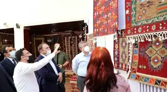 Kök boyalı Bayat kilimlerine hayran kaldılar