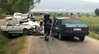 Osmaniye'de boş yolda iki otomobil kafa kafaya çarpıştı: 2 ağır yaralı