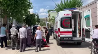 Motosiklet ile bisiklet çarpıştı: 2 yaralı