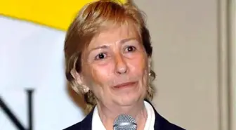 Roman ve oyun yazarı Emine Işınsu Öksüz vefat etti