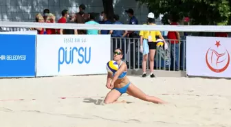 İzmir'de plaj voleybolu heyecanı başladı