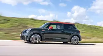 MINI John Cooper Works makyajlandı