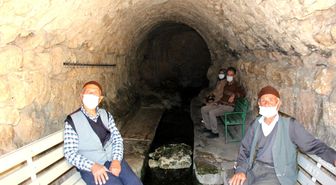 Tarihi caminin altından yüzyıllardır su akıyor