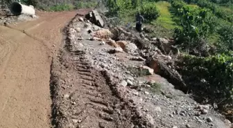 Kozan'da sağanak hasarı, su çekilince ortaya çıktı