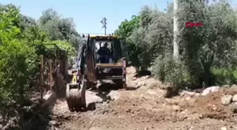 KOZAN'DA SAĞANAK HASARI, SU ÇEKİLİNCE ORTAYA ÇIKTI