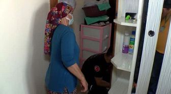 Yemek yapmak için mutfağa girmişti, ocağın üstündeki yılanla karşılaştı