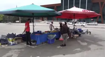 Burdur'da, pazarda alışveriş yoğunluğu (2)