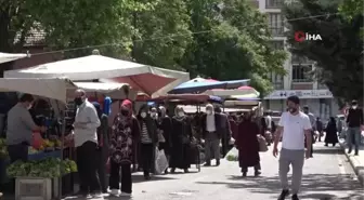 Tam kapanmanın 9. gününde kurulan pazar yerlerine vatandaştan yoğun talep