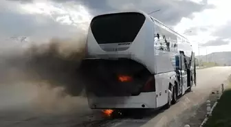 Son dakika haberi... Seyir halindeki yolcu otobüsünde yangın çıktı