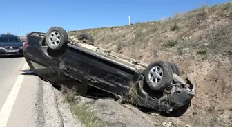 Kontrolden çıkan cip şarampole ters devrildi, 2 yaralı