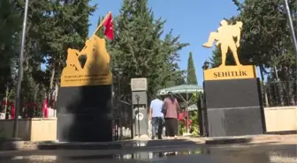 Son dakika haberi! Şehitlikte hüzünlü Ramazan Bayramı arifesi - Şehit oğlunun mezarını görüntülü arama ile gören anne