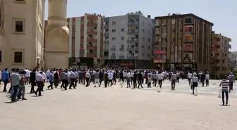 Son dakika gündem: - Mardin'de İsrail'in saldırıları sonucu hayatını kaybeden Filistinliler için giyabi cenaze namazı kılındı