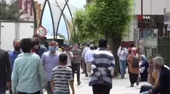 Bingöl'de tam kapanma sonrası yoğunluk...En çok berberler doldu